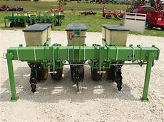Interrow Cultivator With Fertilizer