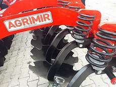 Stubble Type Cultivator With Traction Spring